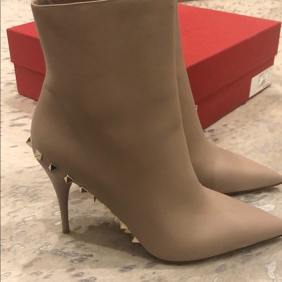Valentino Shoes - Stunning Valentino Boots